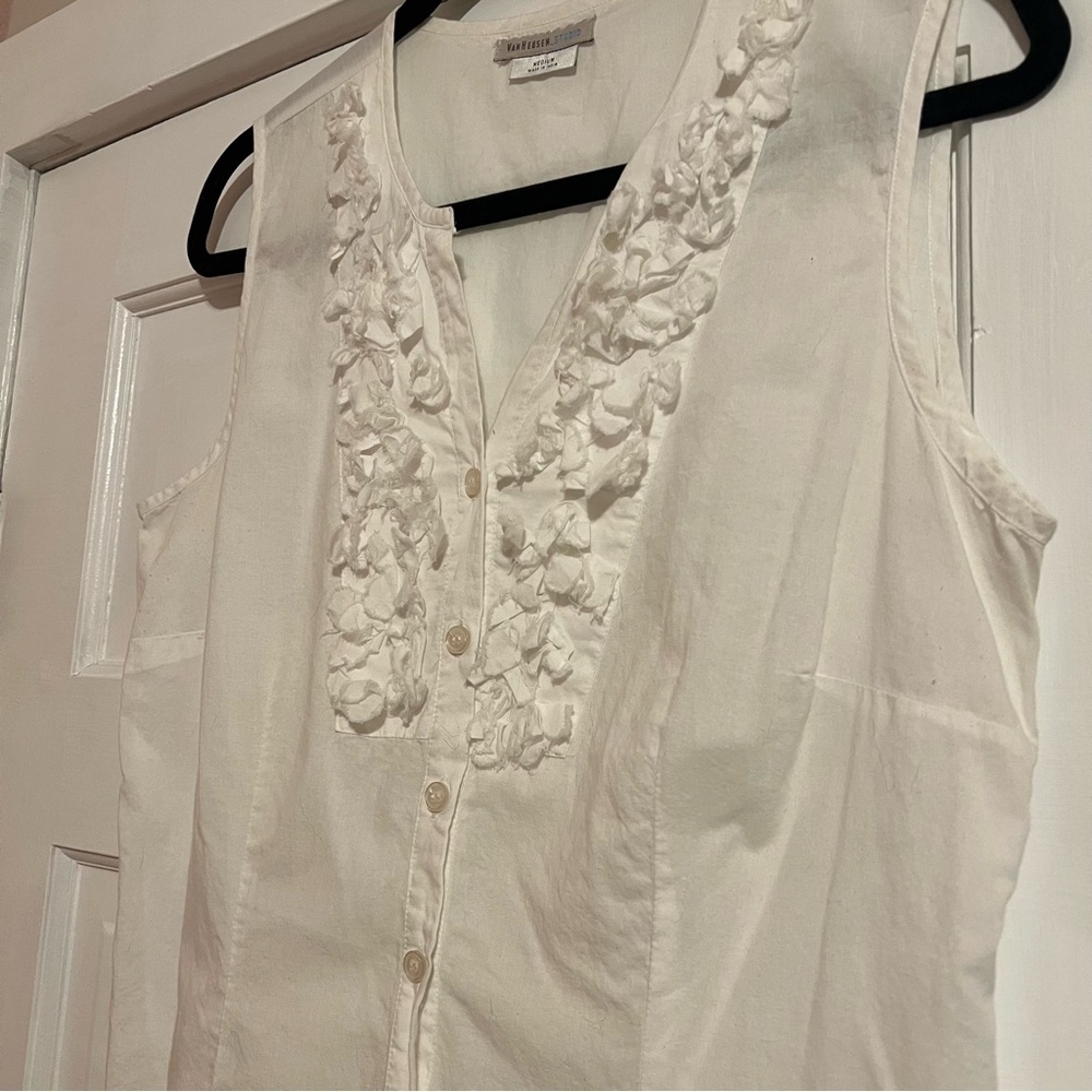 #183 Van Hausen Studio White Button Up Tank with a Floral Ruffle Medium - Picture 2 of 7